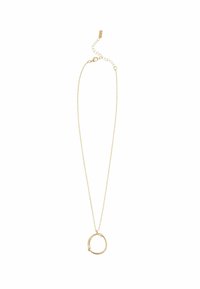 Gouden metalen ketting met een ronde hanger. De ketting is dun met verstelbare schakels. De hanger heeft een gestructureerd oppervlak, wat de details benadrukt.