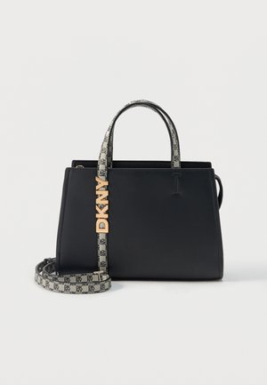 Sac à main structuré noir avec deux poignées à motifs et une bandoulière amovible ornée du logo "DKNY" répétitif et d'un charm doré "DKNY".