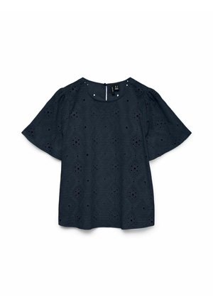 Marineblauwe blouse met korte mouwen, bloemenbroderie met opengewerkt patroon, ronde halslijn en knoopsluiting aan de achterkant.