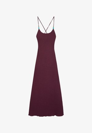 Ärmelloses, bodenlanges Pflaumenkleid mit dünnen gekreuzten Schulterträgern und kleinen dekorativen türkisfarbenen Perlen an den Trägerbefestigungen.