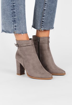 Ankle boots - grey