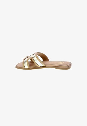 Sandalo piatto con una base fulva, caratterizzato da accenti oro metallizzato lungo le cinghie. Texture liscia con un design semplice e aperto.