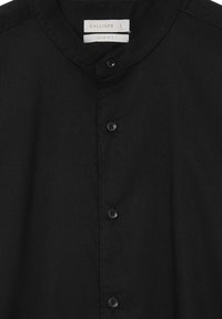 Schwarzes Slim-Fit-Hemd mit Stehkragen, ausgestattet mit sechs schwarzen Knöpfen auf der Vorderseite und glattem, strukturiertem Stoff. Größe L, Marke "Calliope."