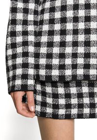 ARKET Strickpullover - black