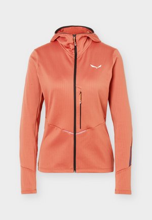 Κοραλλί ζακέτα με κουκούλα και φερμουάρ, μακριά μανίκια, μαύρο μπροστινό φερμουάρ, τσέπη στο στήθος με φερμουάρ και λευκό λογότυπο στο αριστερό στήθος.