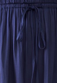Unselected, navy blue