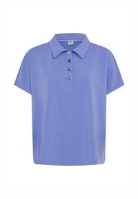 Polo a maniche corte di colore azzurro chiaro, realizzato in tessuto morbido. Presenta un colletto a punta e una chiusura con cinque bottoni metallici.
