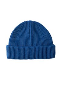Kootud sinine beanie müts ribade tekstuuriga ja volditud äärtega, millel on vertikaalsed jooned ja ümar tippdisain.