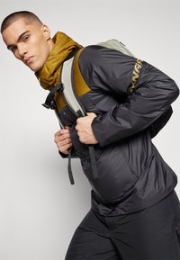 Dynafit RADICAL HOOD  - Outdoorová bunda - black out relic