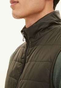 Oscar Jacobson PADDED - Weste - rosciola green