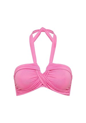 Roze halterbikinitop met gedraaid voorontwerp en gevoerde cups, met bandjes die in een knoop op de nek zijn vastgemaakt.