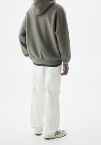 PULL&BEAR Luvtröja - taupe