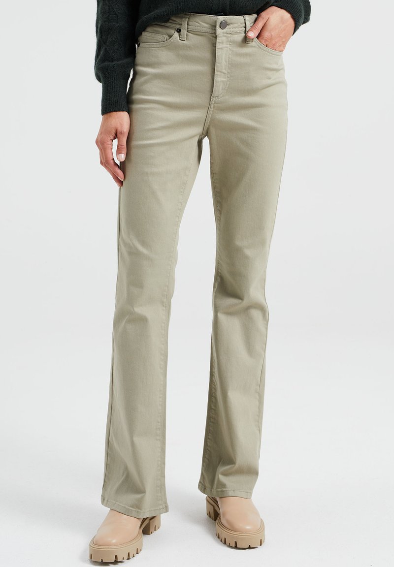 WE Fashion HIGH WAIST Flared Jeans green/oliv Zalando.de