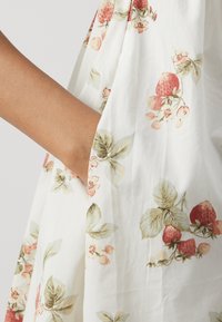 Abercrombie & Fitch EMERSON CLASSIC MINI - Hverdagskjole - white