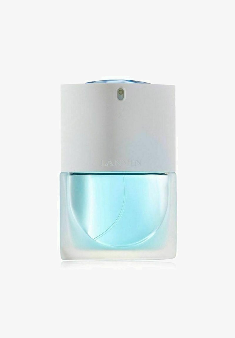 Gennemsigtig glasparfume flaske med lyseblåt væske, rektangulær bund, og et hvidt låg med en rund top. Mærkenavnet "LANVIN" er præget.