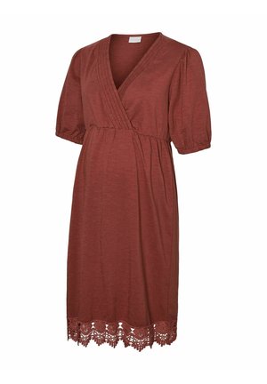 Abito color ruggine fino al ginocchio con scollo a V, maniche corte a sbuffo, vita raccolta e rifinitura in pizzo all'orlo.