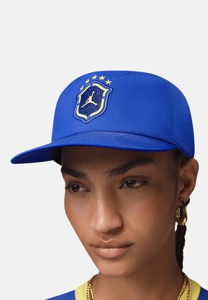 Jordan, JORDAN PRO UNSTRUCTURED FLAT BILL MÜTZE LIFESTYLE - CAPS - Caps - blaugelb