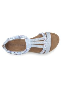 Blauer Sandale mit geflochtenen Riemen im Blumenmuster, Glitzerdetails und einer gepolsterten Innensohle. Leichtes Design, geeignet für warmes Wetter.