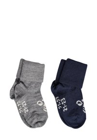 Grå och marinblå barnstrumpor med ribbad avslutning. Texturerad tyg, storleksmarkeringar på sulorna, kontrasterande vit text.