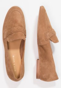 mint&berry Zapatos sin cordones - cognac