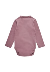Langærmet baby bodystocking i blødt mauve stof, som har rund hals, trykknaplukning i bunden og let rynkning i siderne.