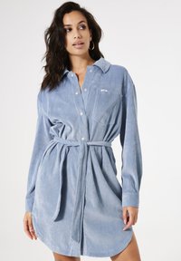 Garcia Vestido camisero - faded denim