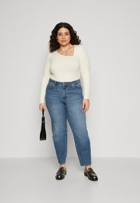 Vero Moda Curve VMCCARINA ASYMMETRIC  - Top s dlhým rukávom - snow white