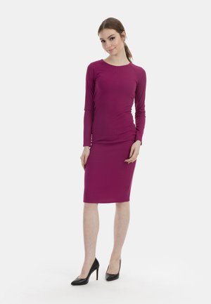 LANGARM MIDI - Stickad klänning - fuchsia
