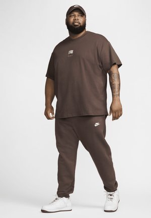 M NSW TEE M90 OC LBR SEGA - Basic T-shirt - baroque brown