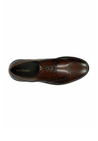 Hnědá kožená společenská obuv s perforovanými detaily, šněrováním, kulatou špičkou a tmavou podrážkou. Uvnitř s logem "wojas".