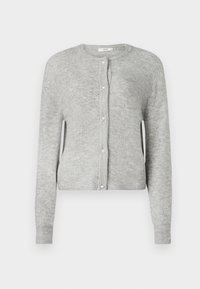 Cardigan cinza em malha canelada. Apresenta um decote redondo, mangas longas e fecho com botões decorativos semelhantes a pérolas.