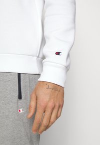 Champion BASIC CREWNECK - Pusa - white