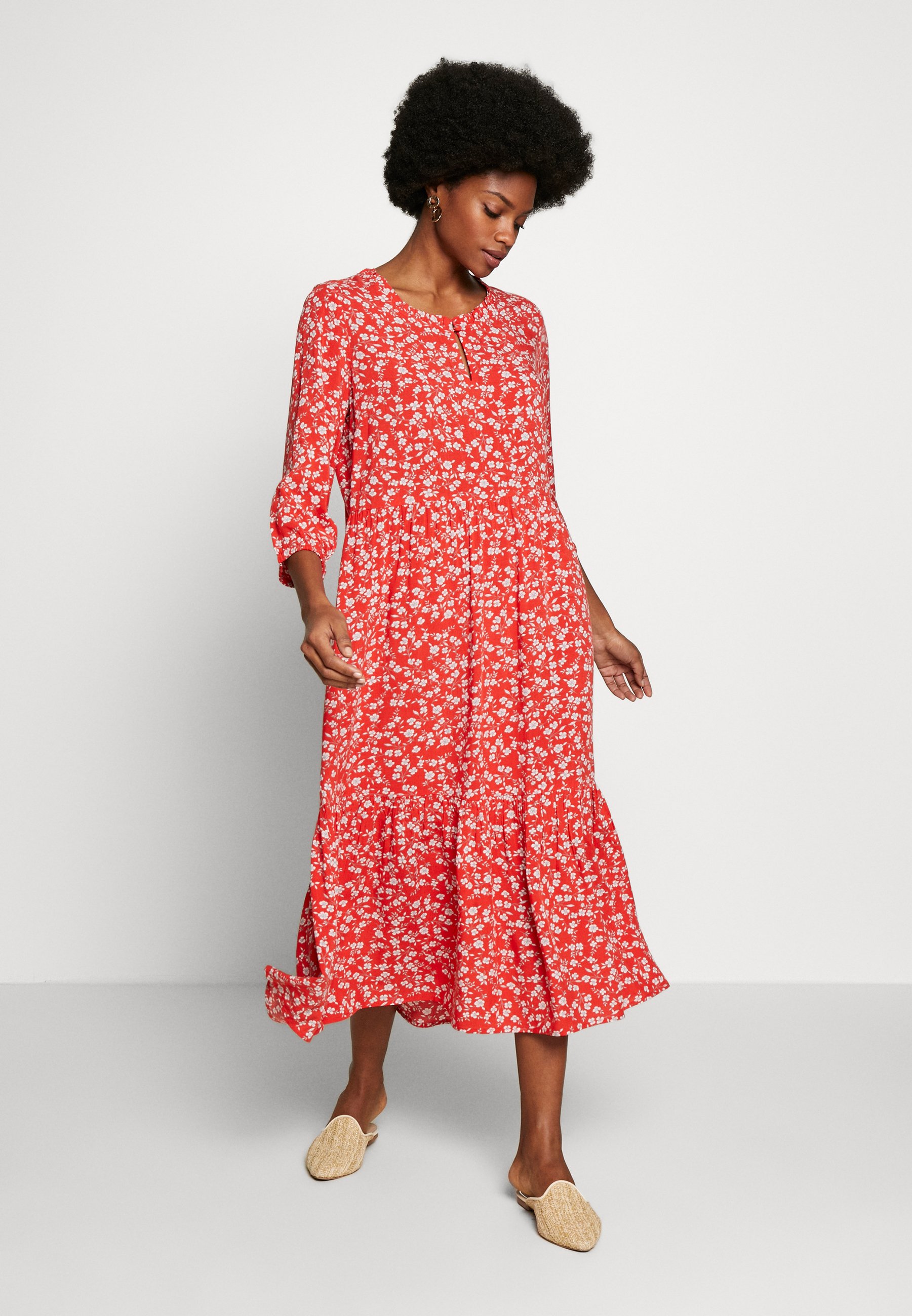 Cream DAISY FLOUNCE DRESS KIM FIT - Day 