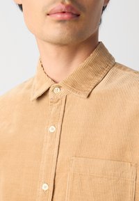 Scotch & Soda REGULAR FIT SHIRT - Camisa - tannin
