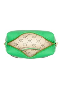 Clutch in pelle verde con apertura a zip, caratterizzato da un interno beige a motivo. Texture liscia e design arrotondato con hardware dorato.