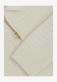 Ausgewählt, off white