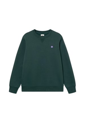 Dunkelgrünes Sweatshirt mit langen Ärmeln und Rundhalsausschnitt, mit gerippten Bündchen und Saum, mit einem kleinen runden lila Logo auf der linken Brust.