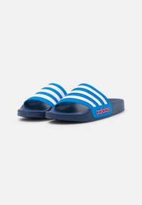 adidas Performance ADILETTE SHOWER UNISEX - Chinelos de piscina - dark blue/footwear white/blue rush
