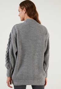 LELA Kardigán - grey