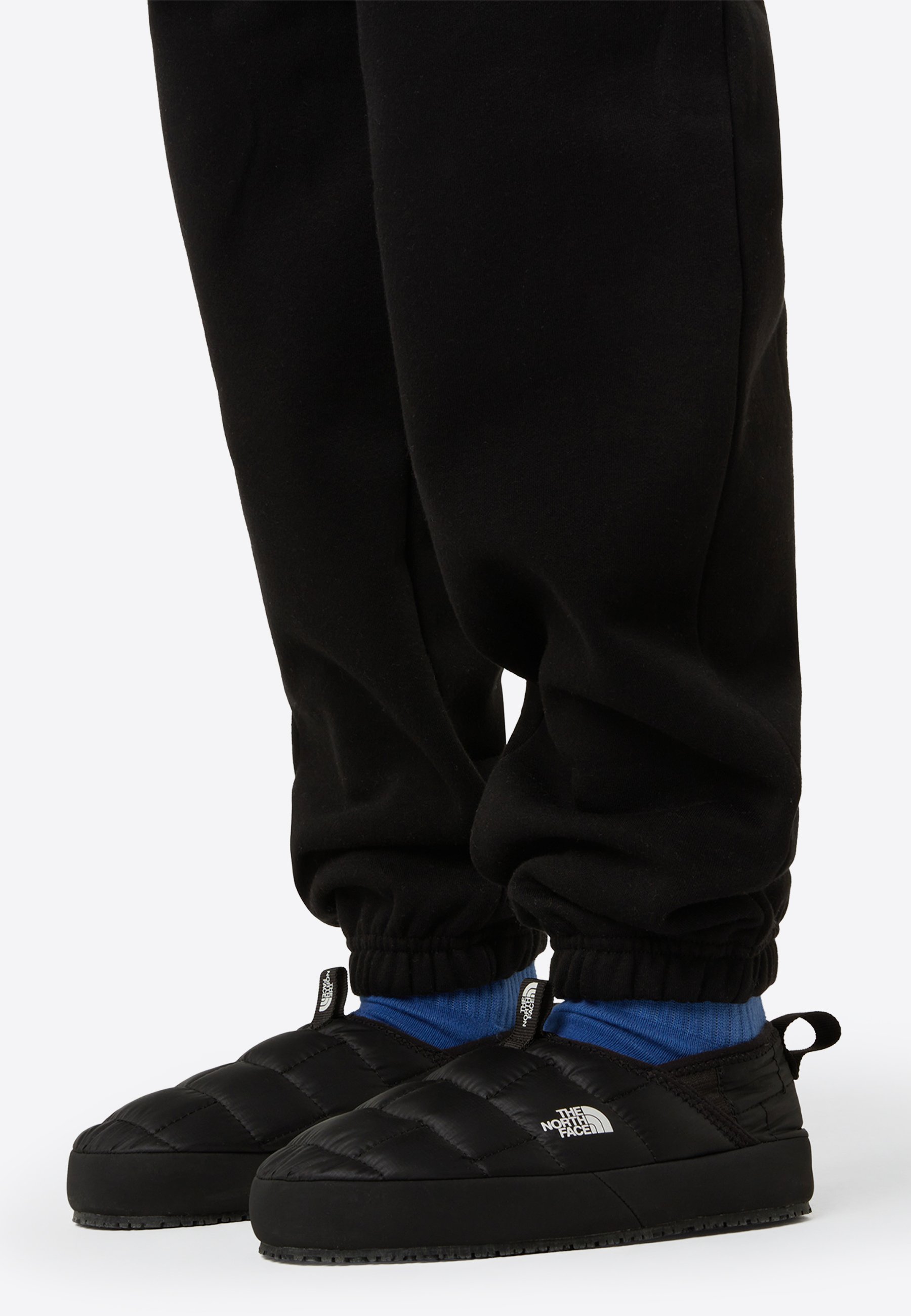 ノリTHE NORTH FACE Traction Buy The North Face Black Mens Traction Thermoball Slippers from