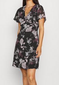 Vero Moda Vardagsklänning - black