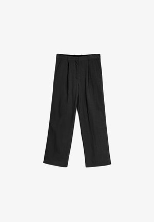 Sorte, brede bukser med en tekstureret overflade, der har frontfolder og en høj talje. Ingen synlige lommer eller udsmykninger.