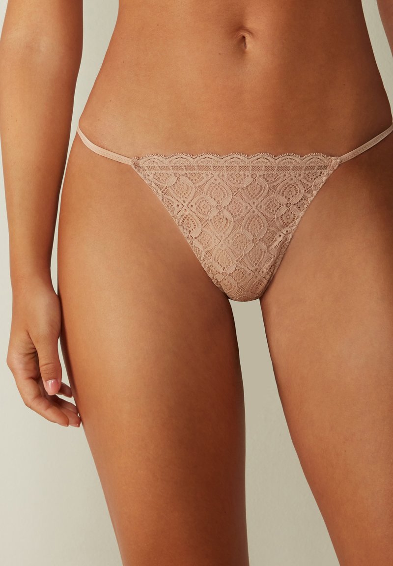 Intimissimi NARROW SIDES - Tanga - soft beige