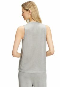 FALKE Top - light grey