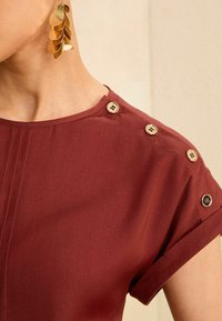 Love & Roses BUTTON DETAIL - Camicetta - red