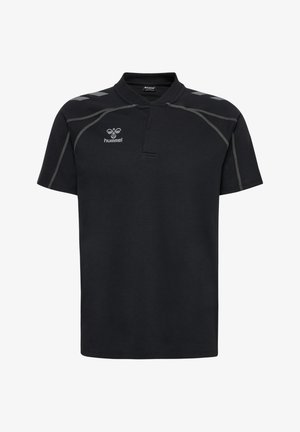 Schwarzes Sportshirt mit kurzen Ärmeln, grauem hummel-Logo auf der Brust und grauen Chevron-Streifen auf den Schultern, mit kontrastierenden Nähten und einem Kragen.