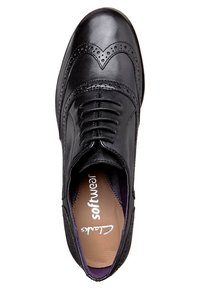 Clarks Schnürer - black
