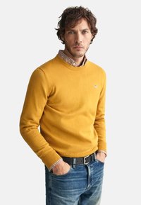 GANT CLASSIC C NECK - Jersey de punto - maple yellow