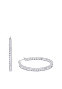 Pendientes de aro de plata con un diseño rectangular delgado adornado con piedras transparentes brillantes a lo largo del borde exterior.