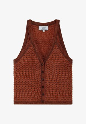 Chaleco de punto sin mangas color óxido con botones en la parte delantera y patrón de chevrones, con etiqueta de la marca "Scalpers" en el interior del cuello.